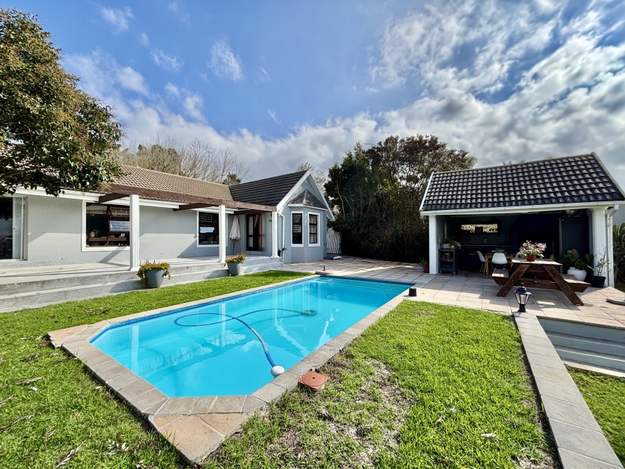 5 Bedroom Property for Sale in Vierlanden Western Cape